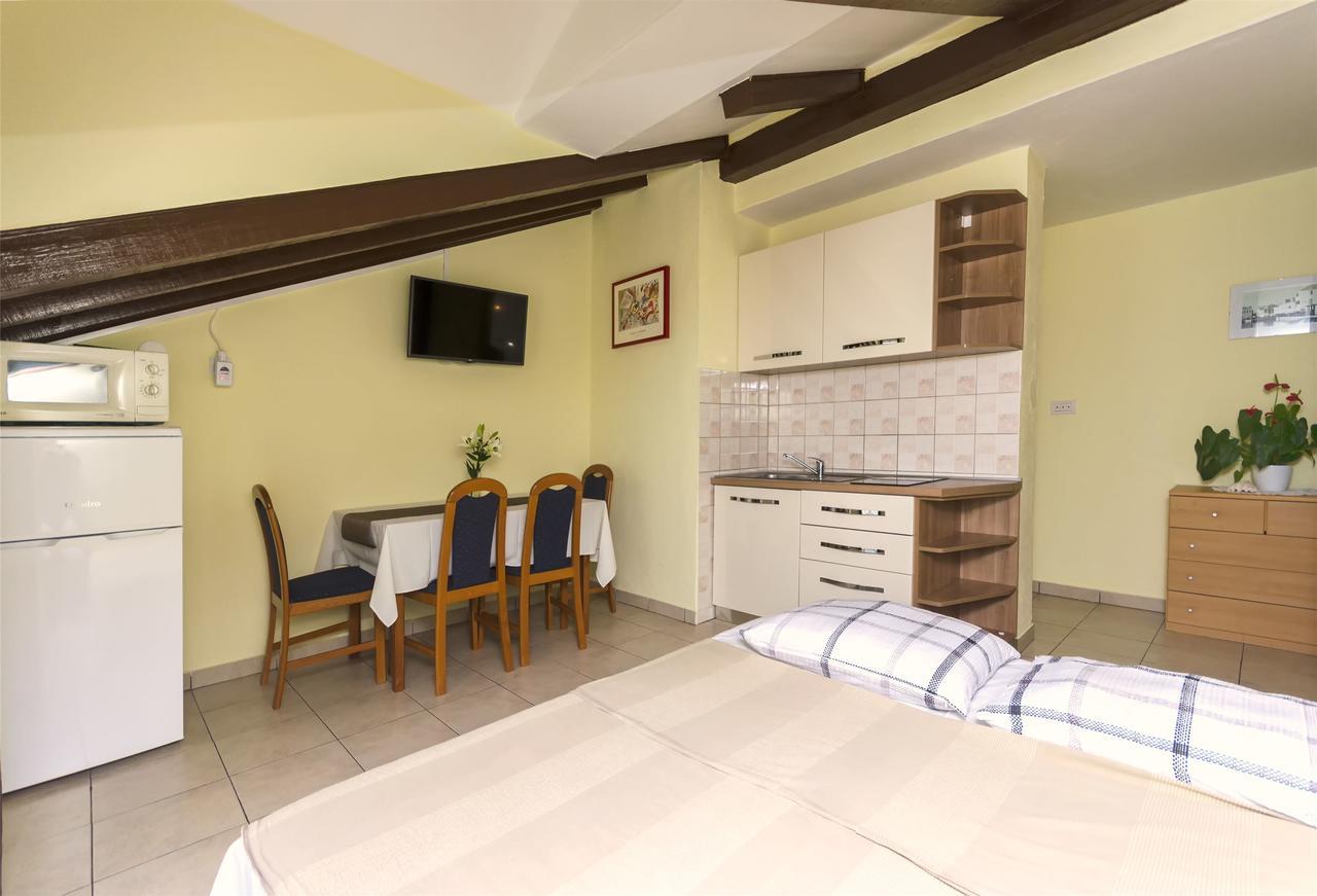 Apartments Toni Водице Екстер'єр фото