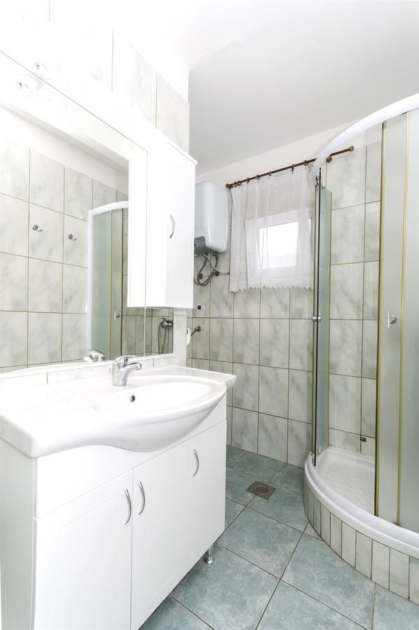 Apartments Toni Водице Екстер'єр фото