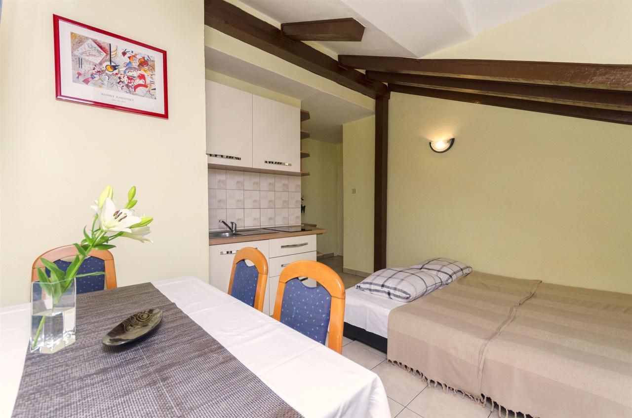 Apartments Toni Водице Екстер'єр фото
